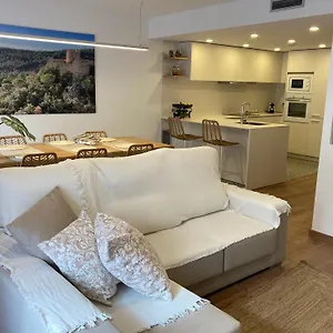 apartamento-centrico-renovado-y-con-mucho-encanto.topbarcelonahotels.com/