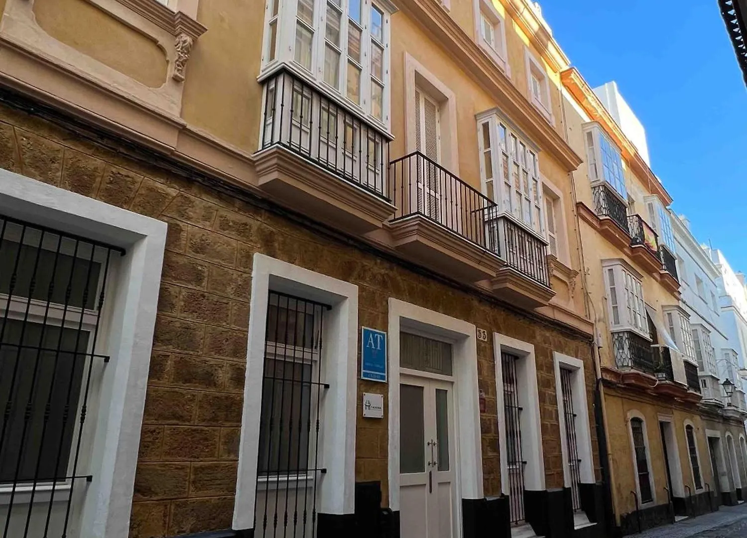 Apartamentos La Tahona Cádiz 0*,
