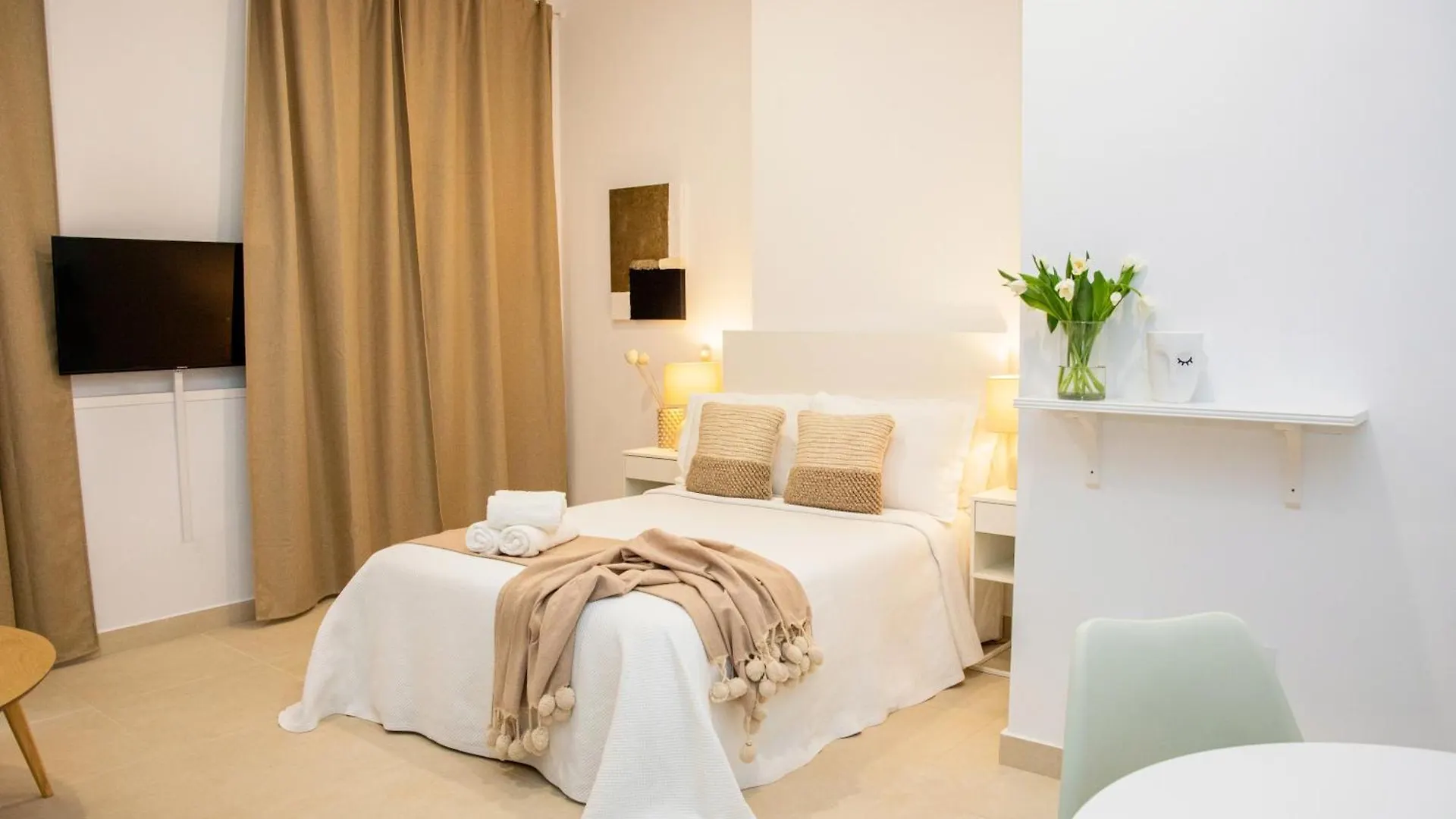 Apartamentos La Tahona location